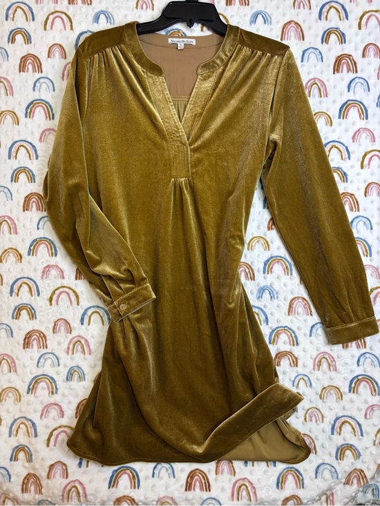 See And Be Seen Dresses & Skirts - See and Be Seen Gold Velvet Tunic Dress Size Small